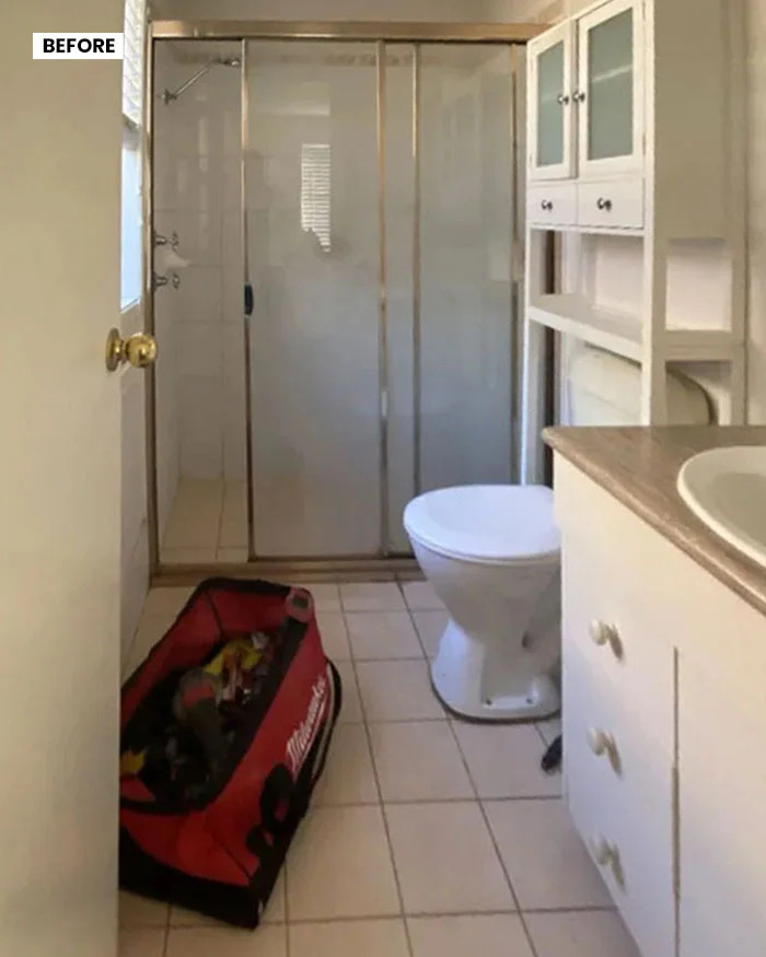 image of a bathroom in oakhurst before renovation