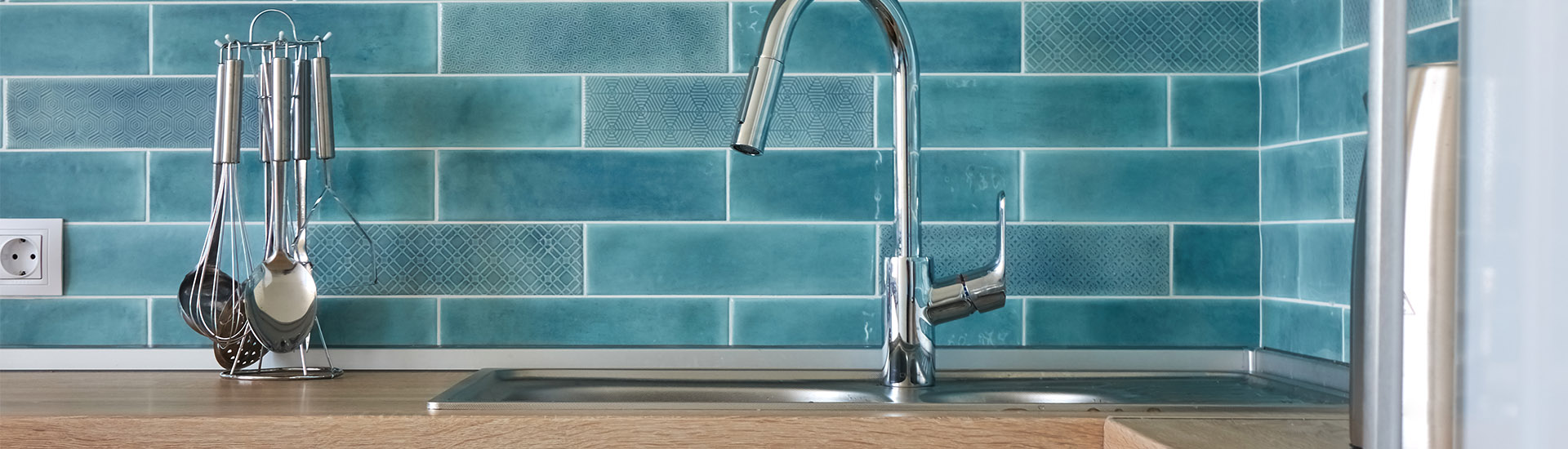 4 Things to Consider When Choosing the Right Backsplash Designs