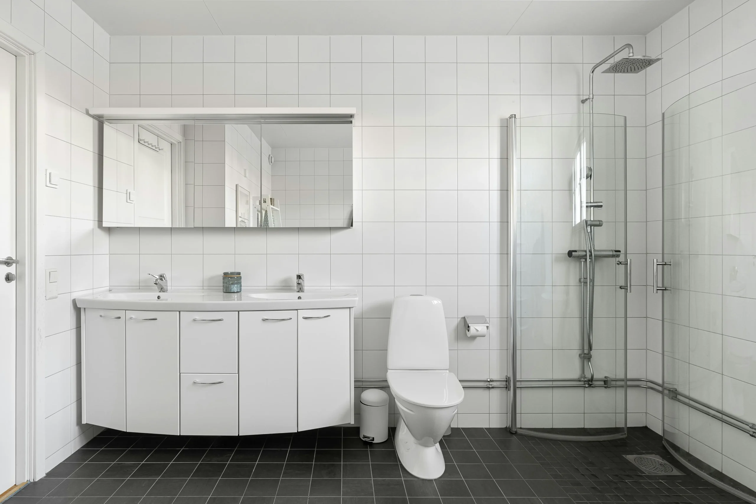 Bathroom renovation materials and costs breakdown