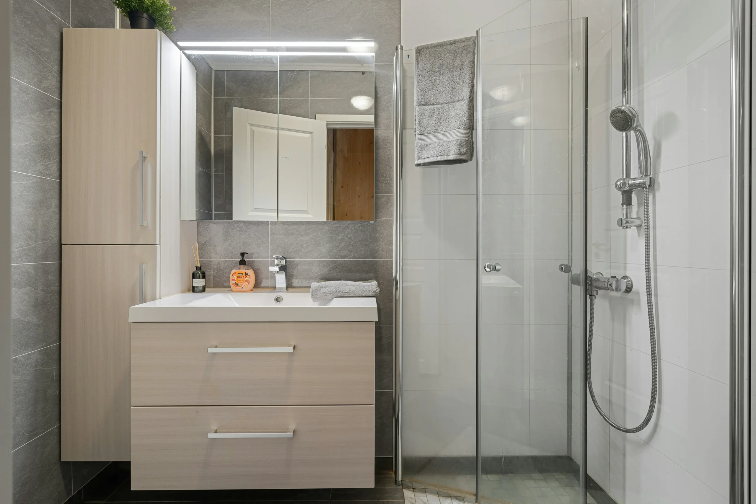 Detailed breakdown of bathroom remodel costs